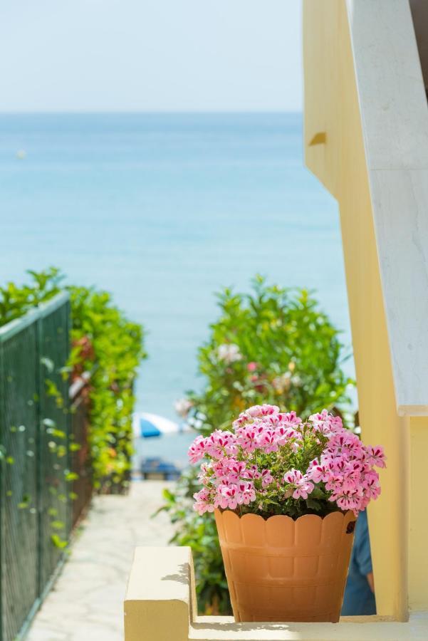 Waves Apartments Melody Glyfada Εξωτερικό φωτογραφία